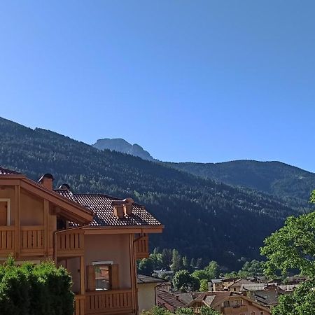Le Balze Di Carisolo, Trilocale Con Giardino Apartment ภายนอก รูปภาพ