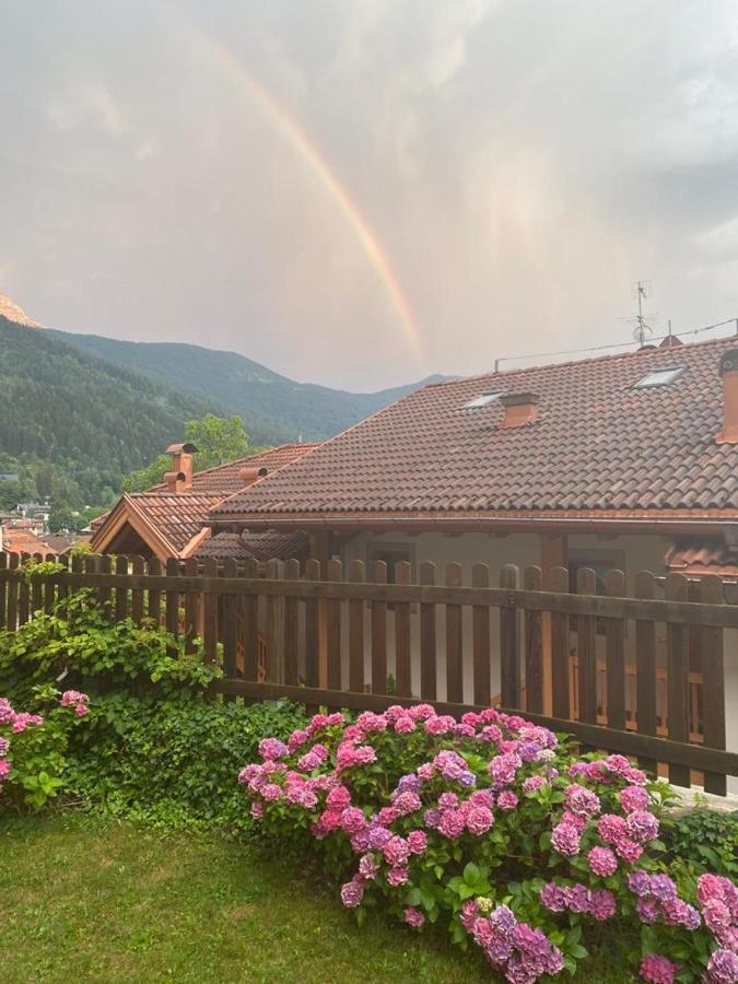 Le Balze Di Carisolo, Trilocale Con Giardino Apartment ภายนอก รูปภาพ